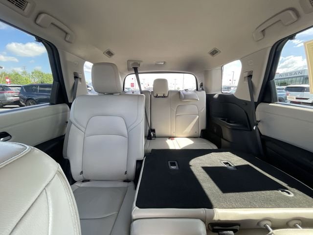 Used 2023 Blue Nissan SL image 8