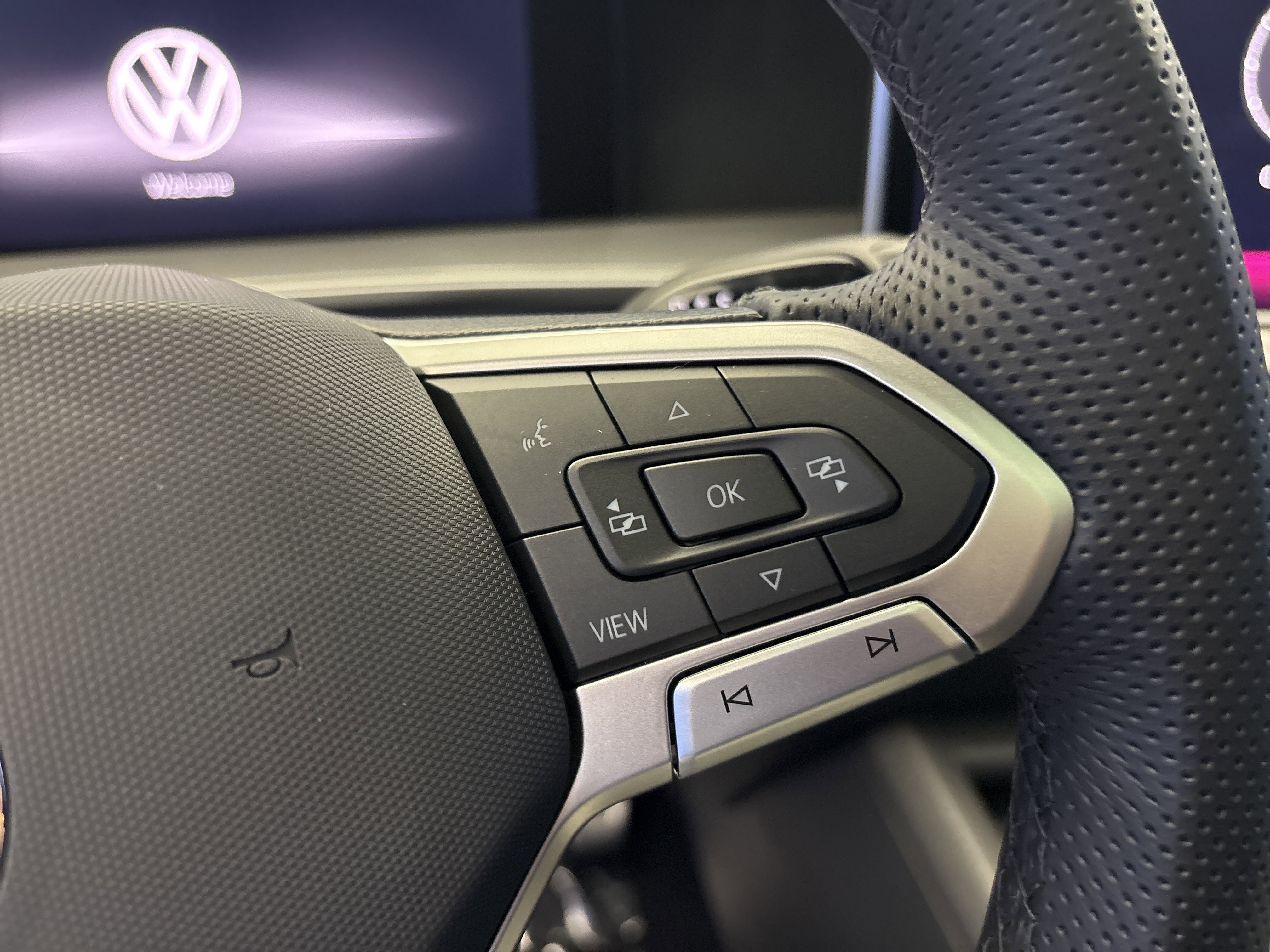 New 2026 Sandstone Volkswagen SE R-Line Black image 16