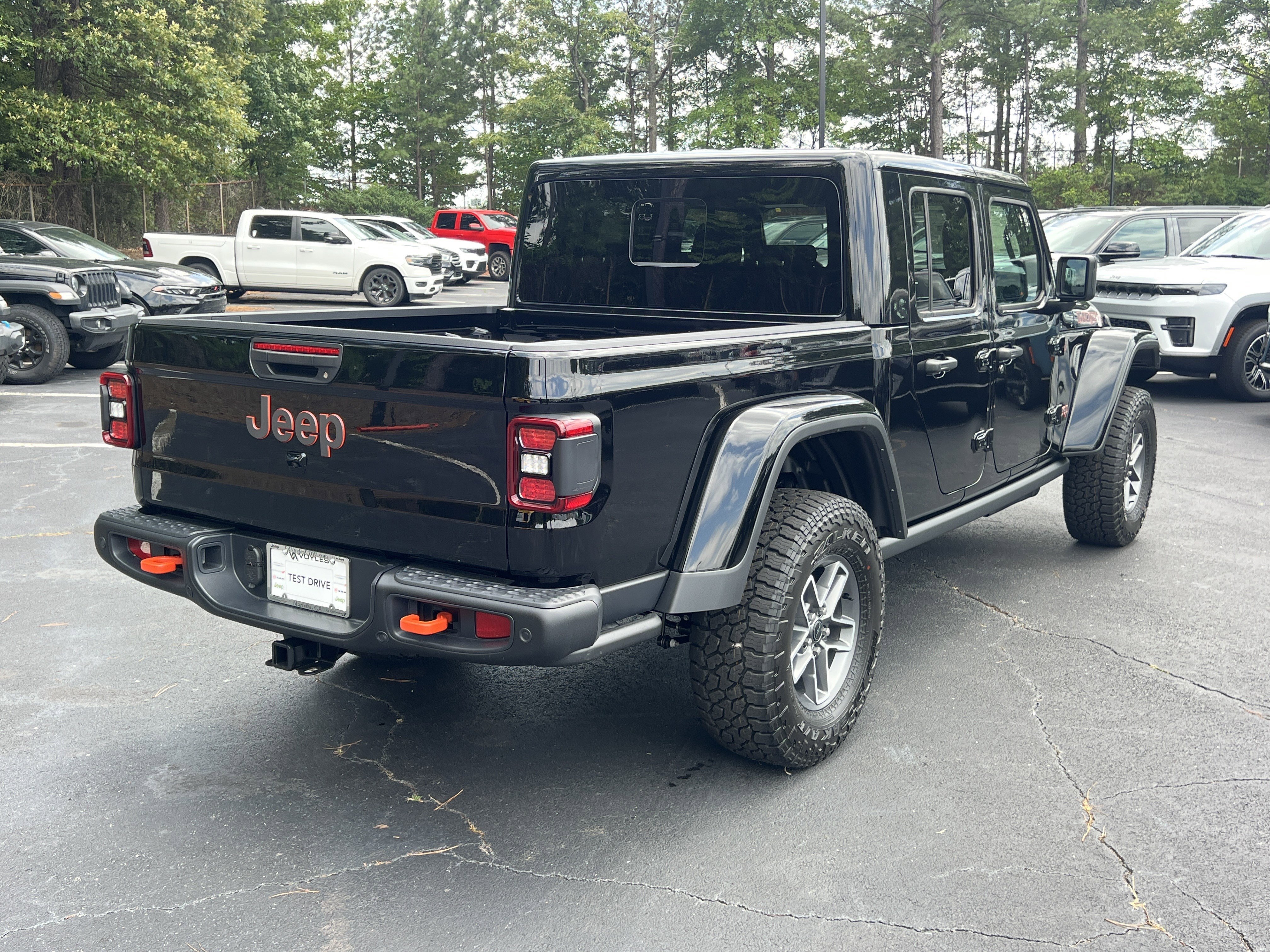 New 2026 Black Clear-Coat Exterior Paint Jeep Mojave X image 8