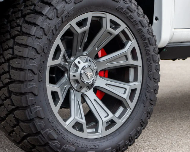 New 2026 Summit White Chevrolet RST image 3