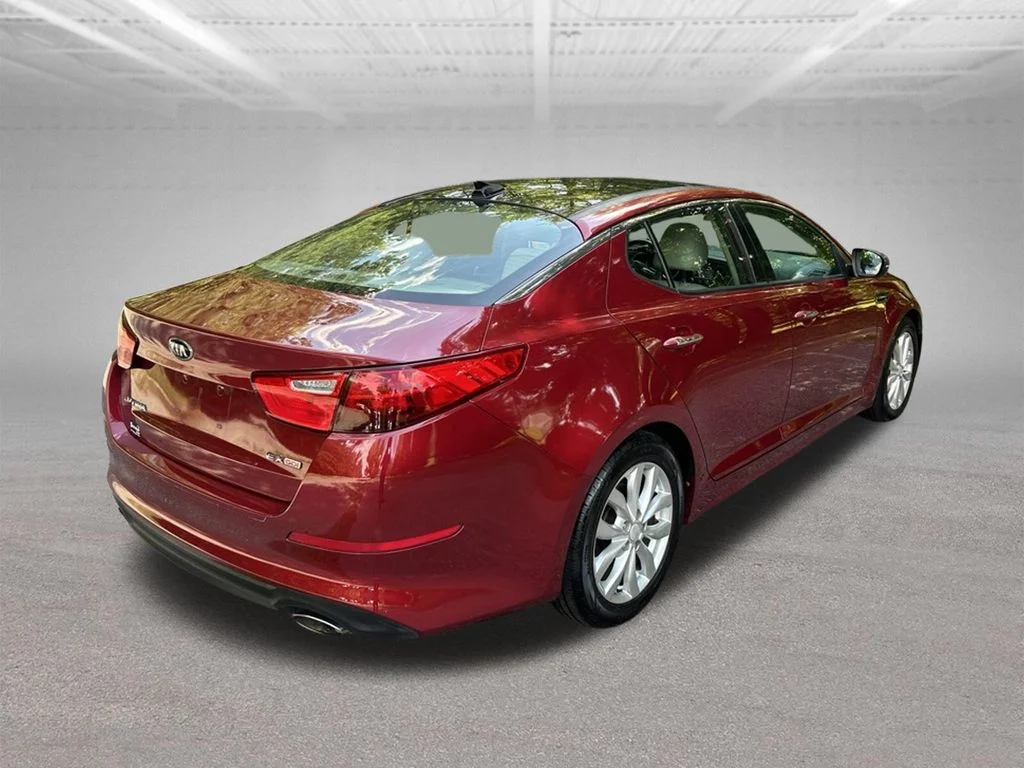 Used 2015 Red Kia EX image 5
