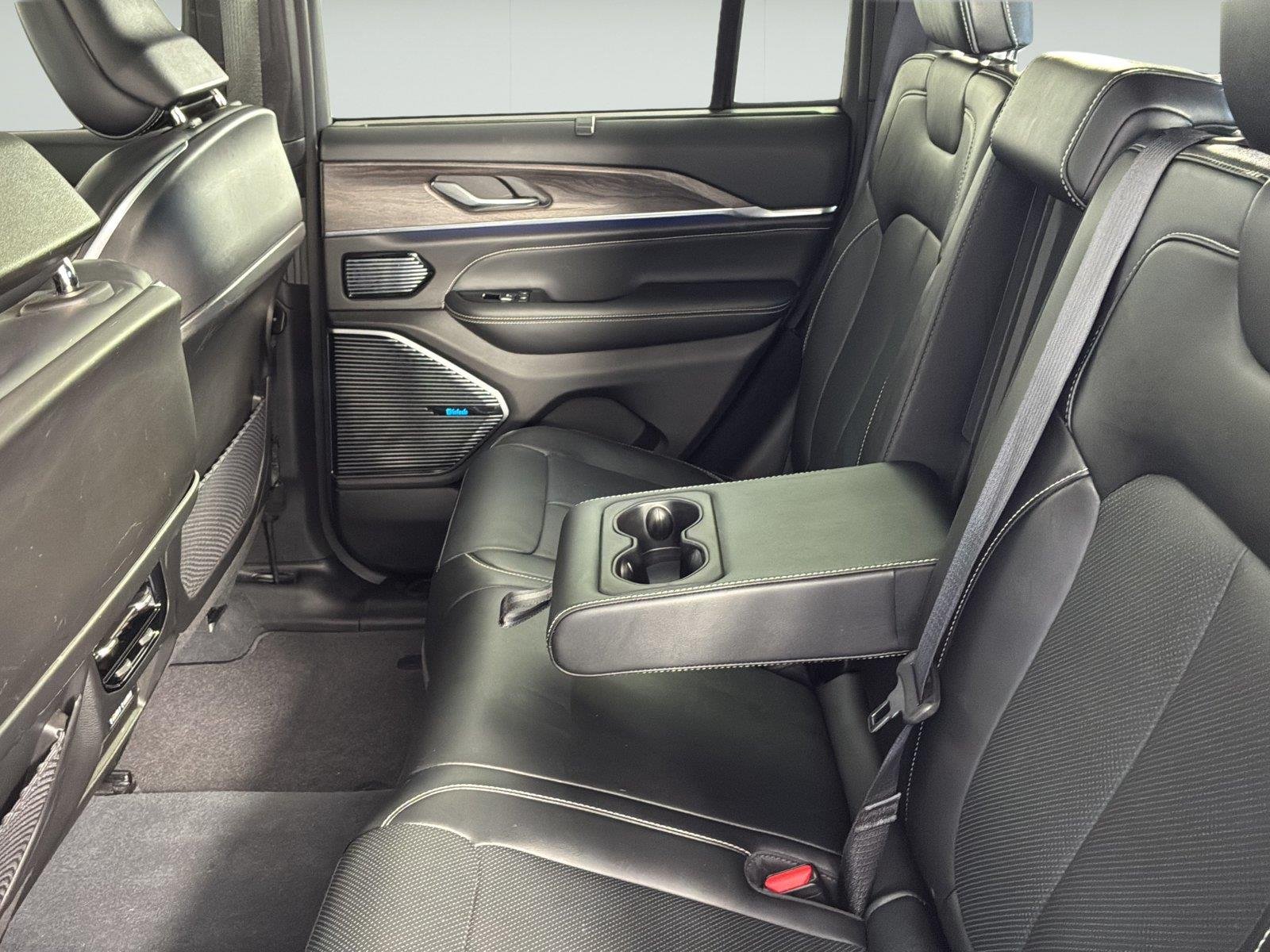 Used 2023 Baltic Gray Metallic Clearcoat Jeep Overland image 14