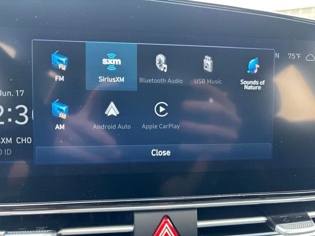 Used 2025 Amazon Gray Hyundai SEL Convenience image 24