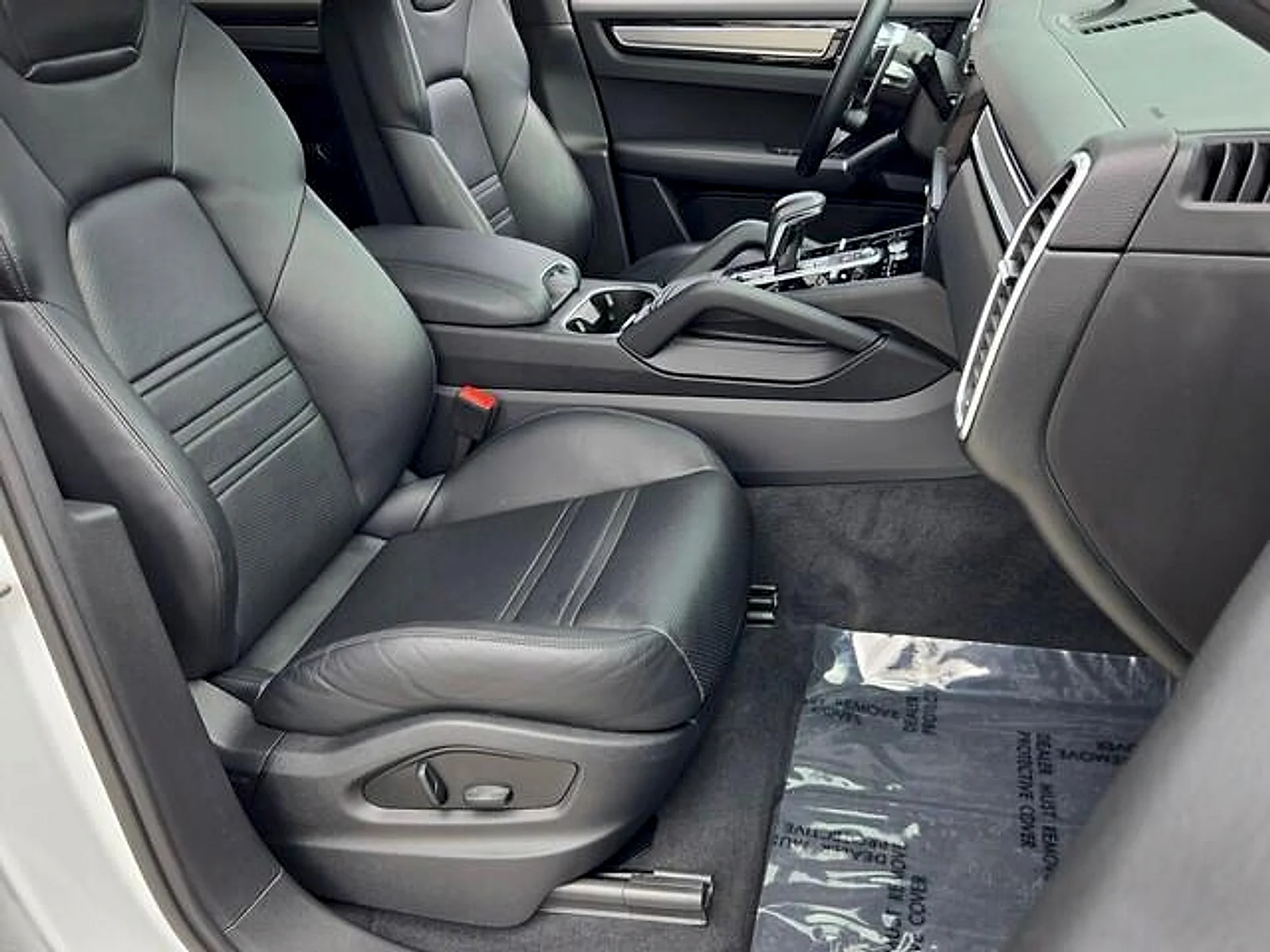 Used 2022  Porsche  image 16