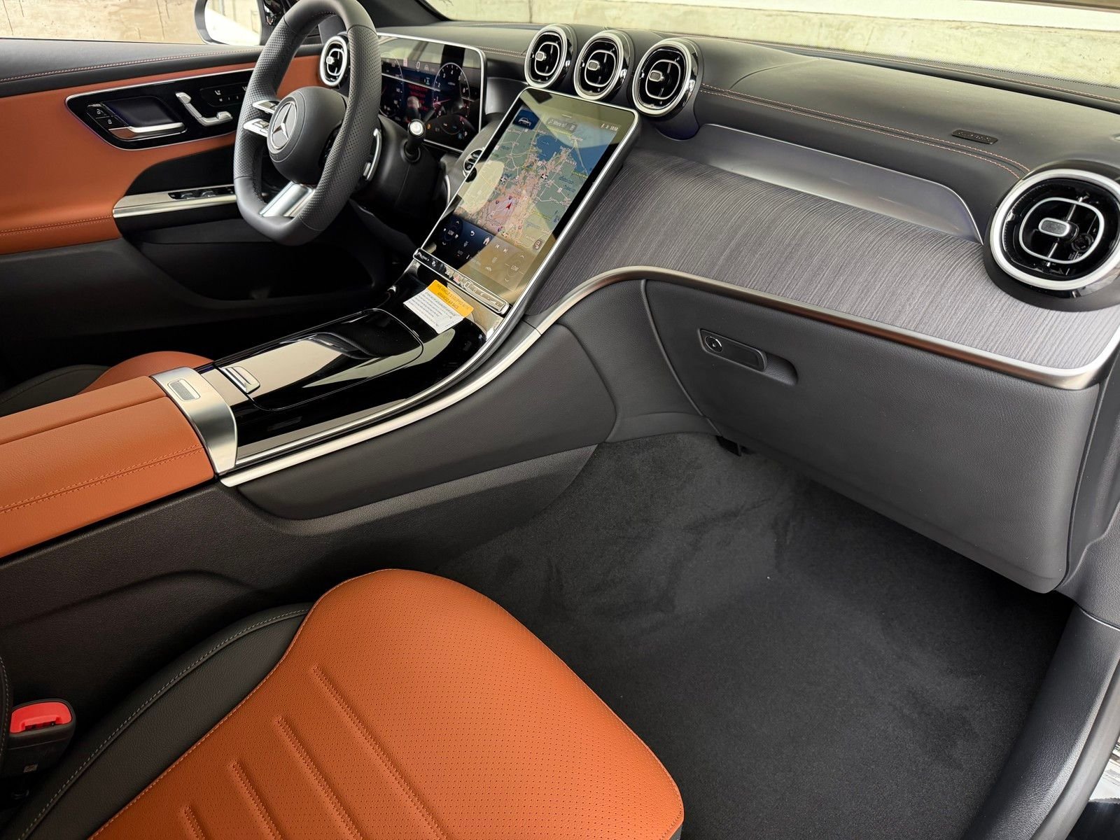 New 2026 Black Mercedes-Benz GLC 300 image 15