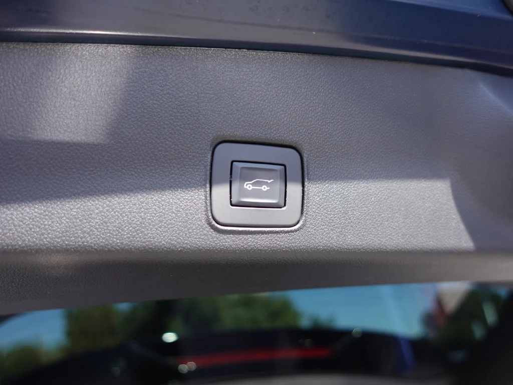 Used 2022 Blue Glow Metallic Chevrolet ACTIV image 27