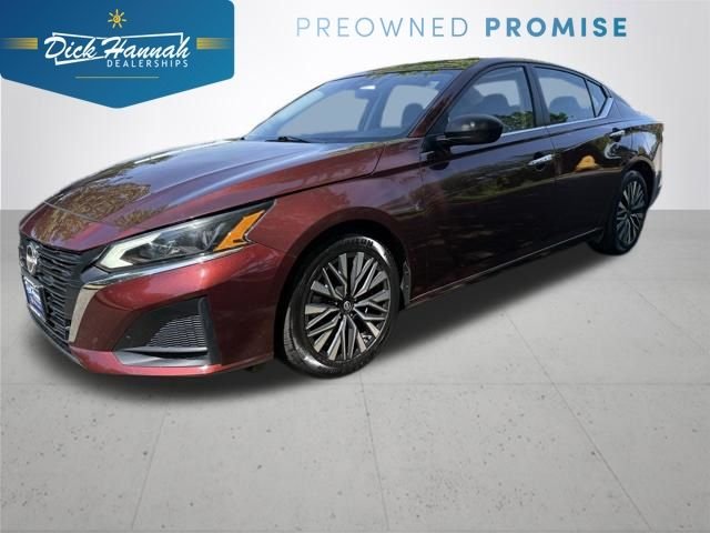 Used 2024 Red Nissan 2.5 SV image 1