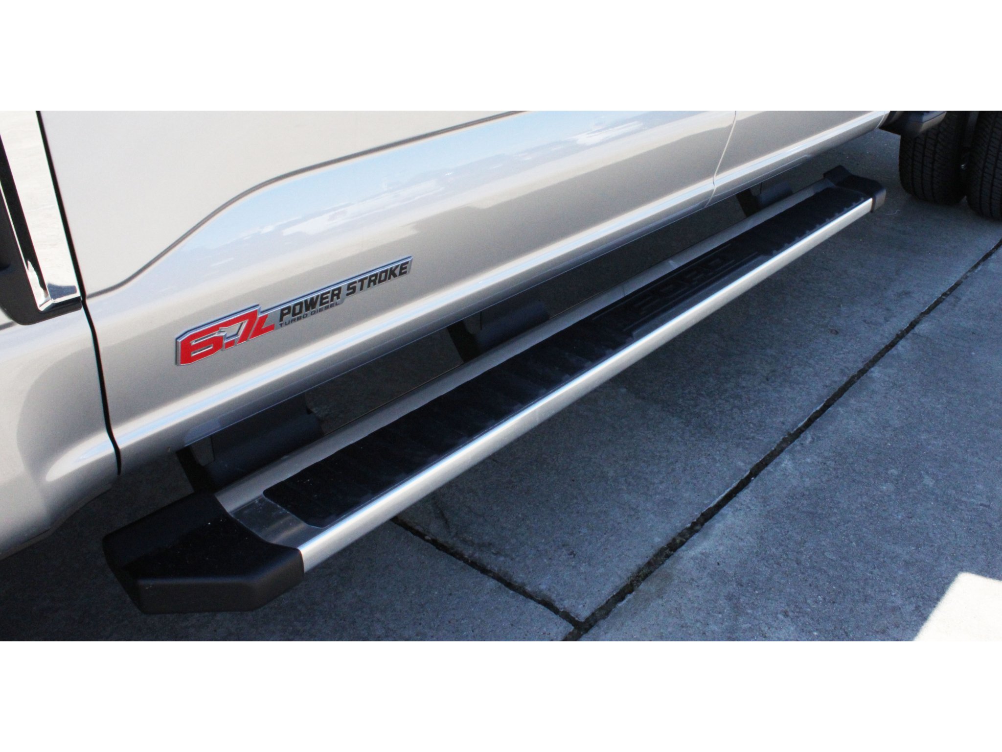 New 2027 Iconic Silver Metallic Ford LARIAT image 3