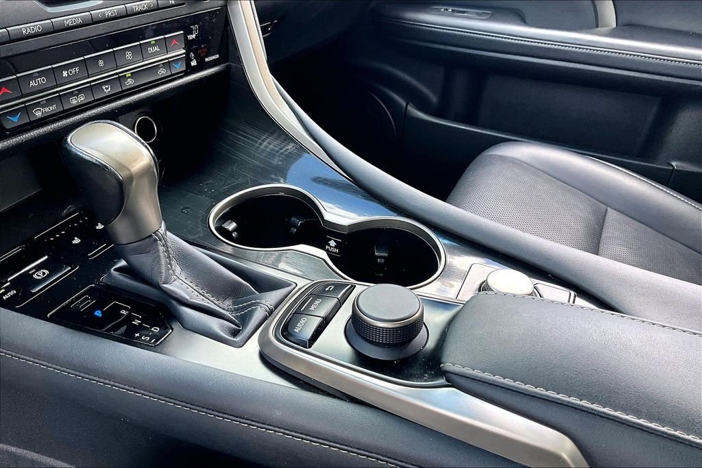 Used 2019 White Lexus 350 image 15