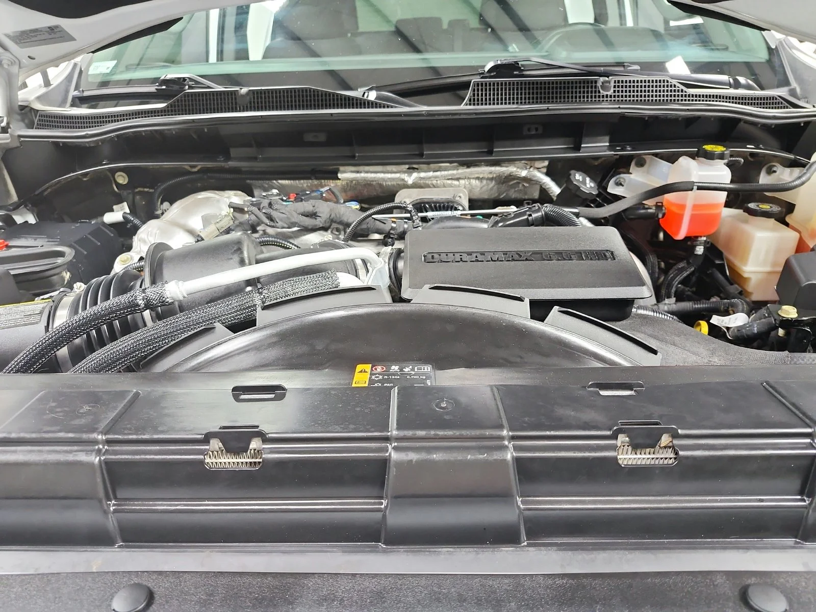 Used 2025 White Chevrolet LT image 17
