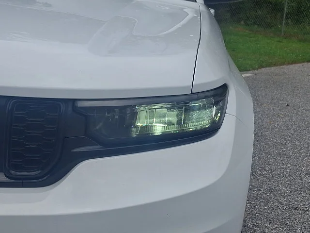 Used 2023 White Jeep Limited image 10
