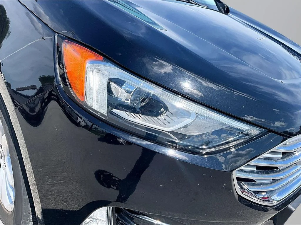 Used 2019 Black Ford SEL image 29