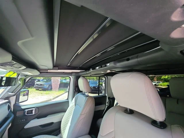 Used 2023 White Jeep Sahara image 22