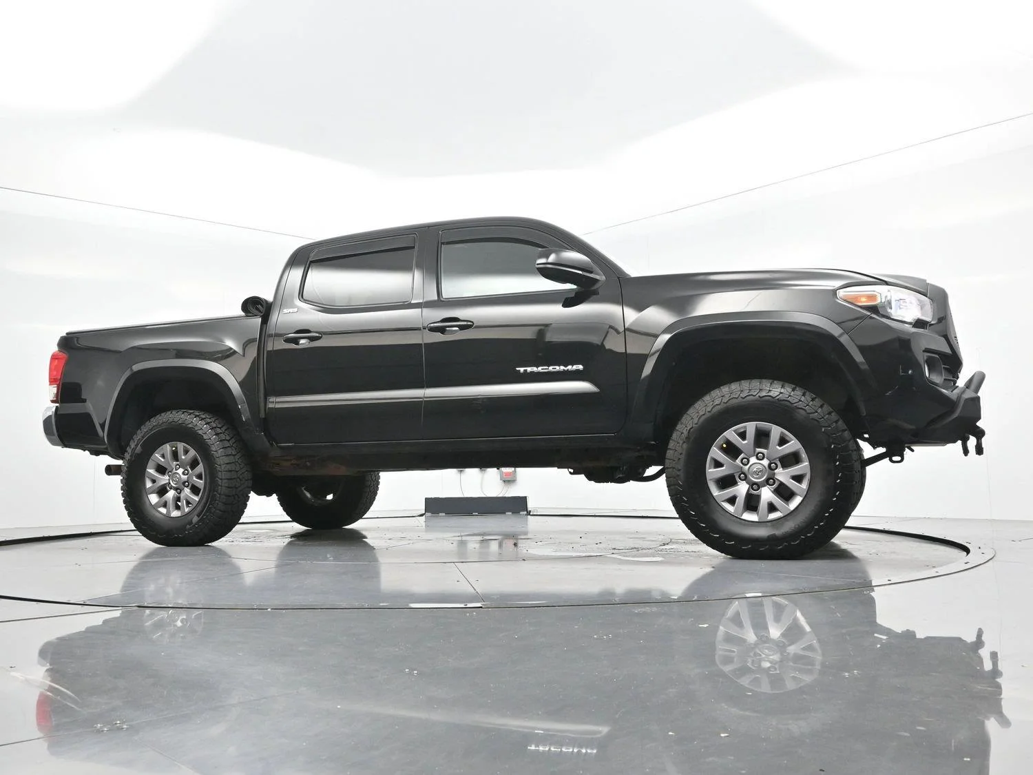 Used 2016 Black Toyota SR image 40