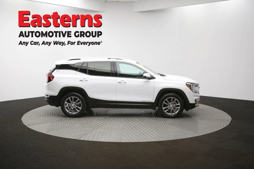 Used 2023 White GMC SLT image 47
