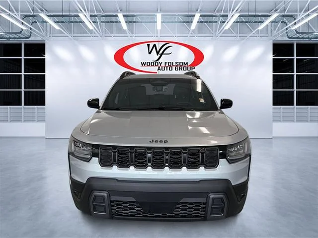 Used 2026 Silver Jeep Limited image 2