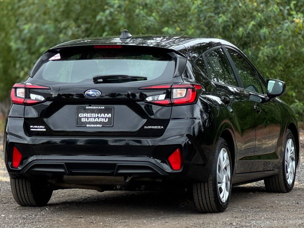 Used 2025 Crystal Black Silica Subaru Base image 7