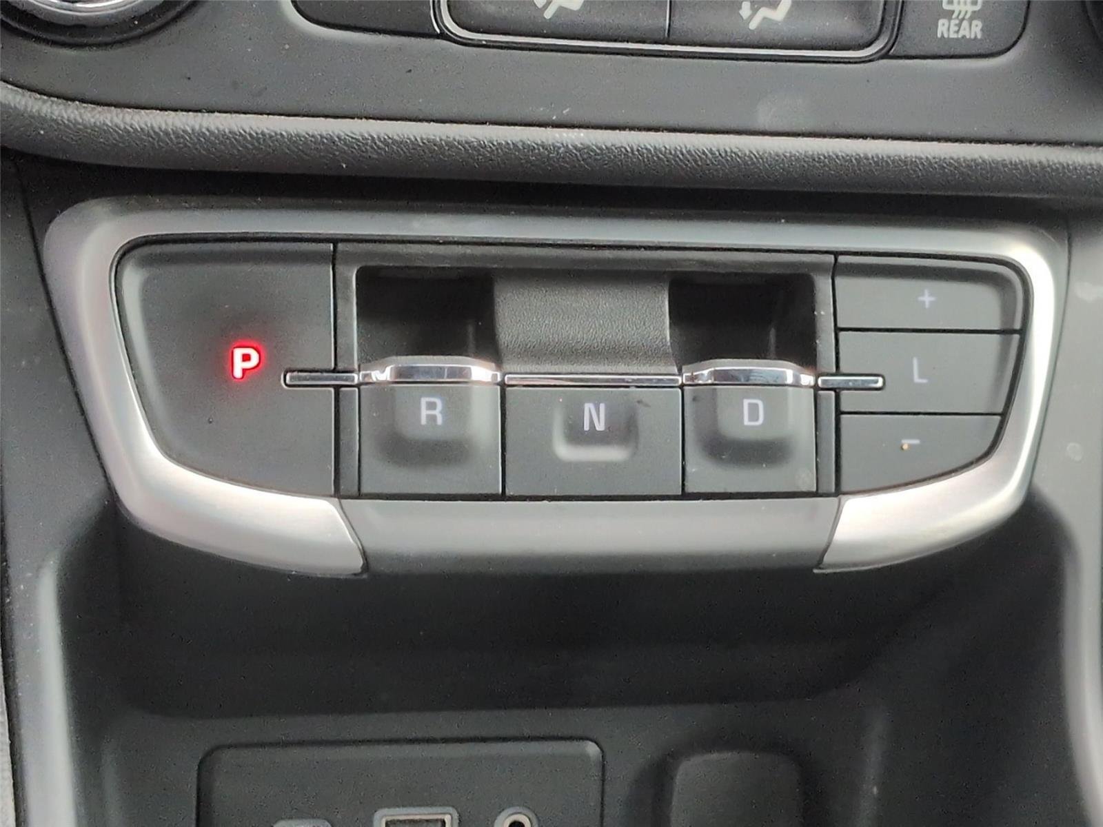 Used 2024 Sterling Metallic GMC SLE image 28