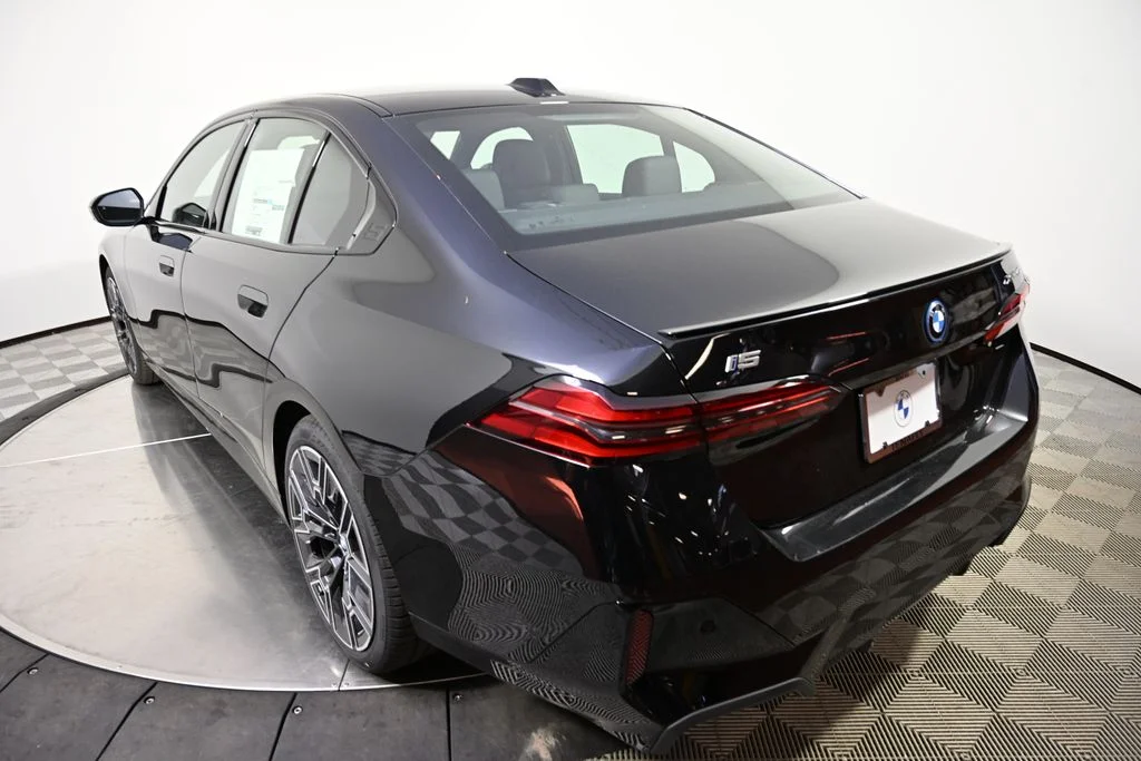 New 2027 BMW i5 xDrive40 4D Sedan in Tenafly #VCX77924