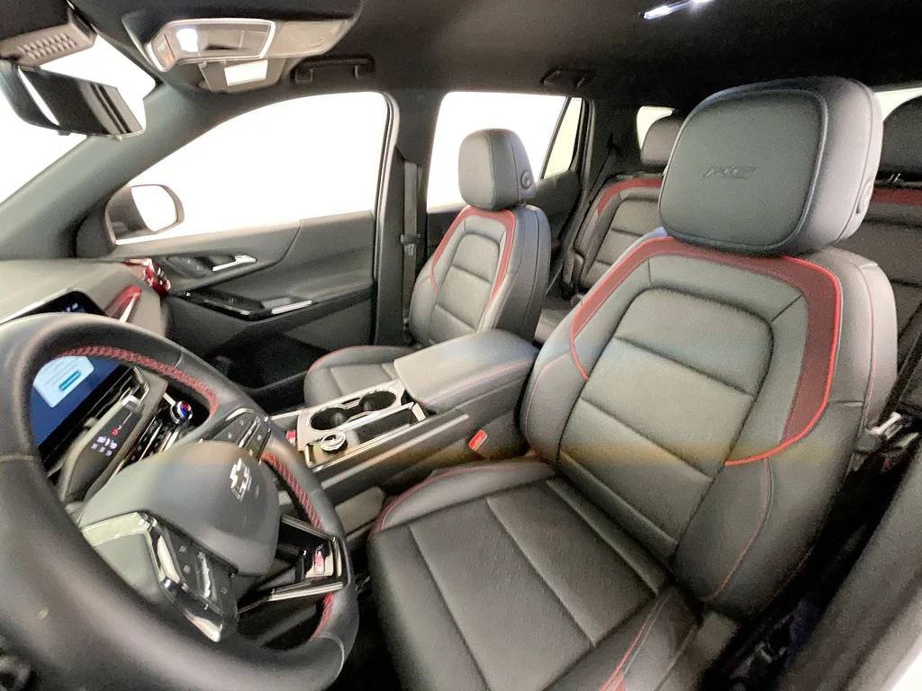 Used 2025 Iridescent Pearl Tricoat Chevrolet RS image 19