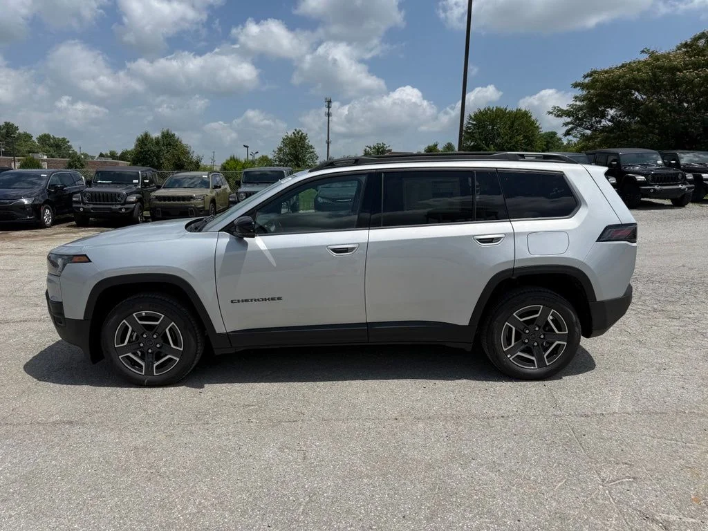 New 2026 Silver Zynith Clearcoat Jeep Limited image 9