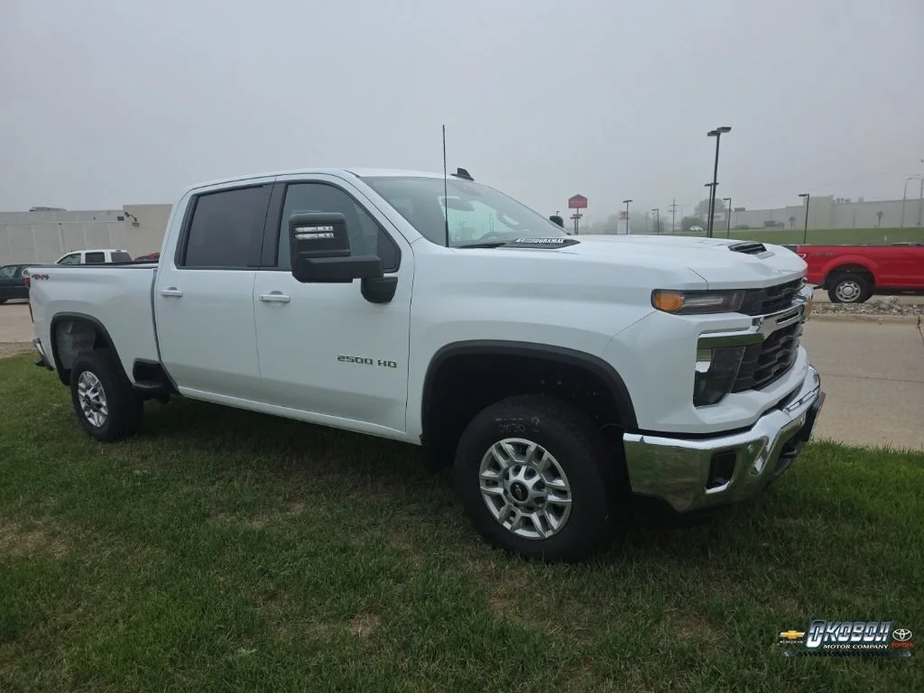 New 2026 Summit White Chevrolet LT image 2