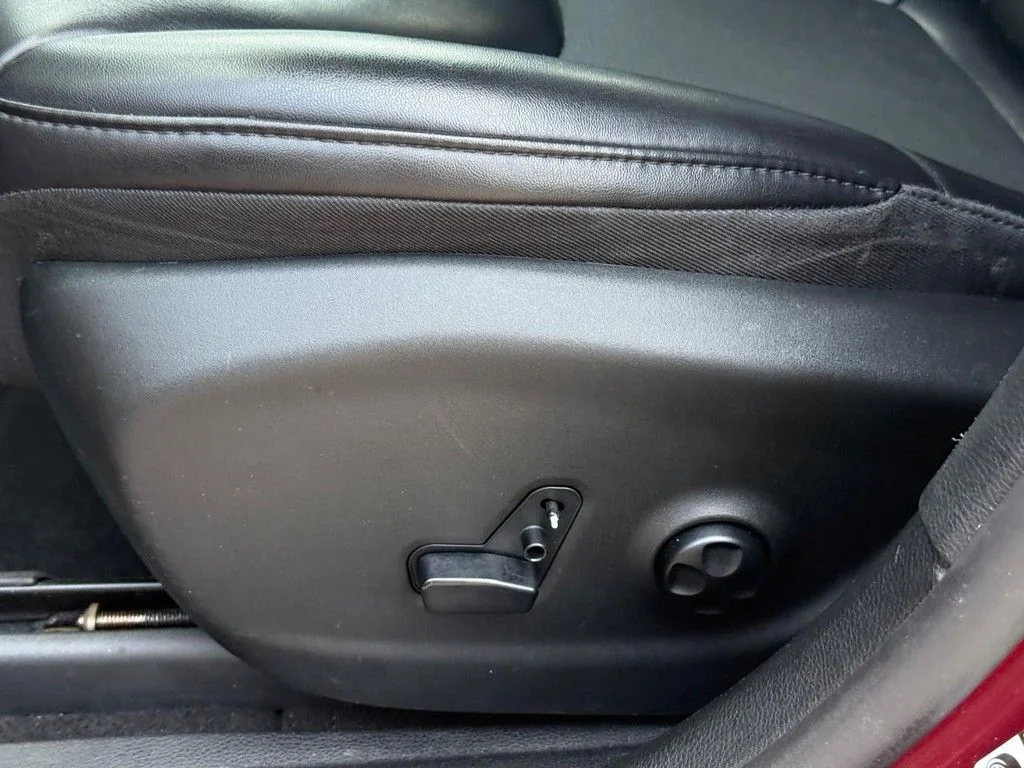 Used 2019 Red Jeep Trailhawk image 18