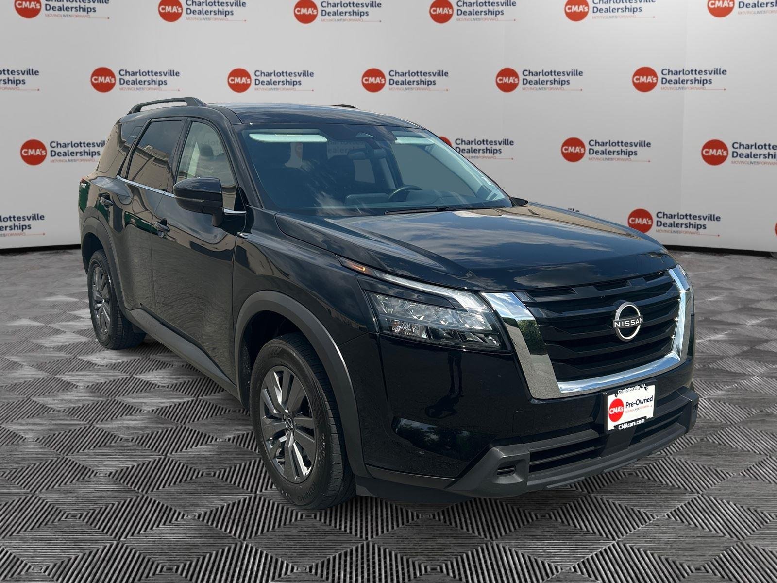 Used 2025 Super Black Nissan SV image 7