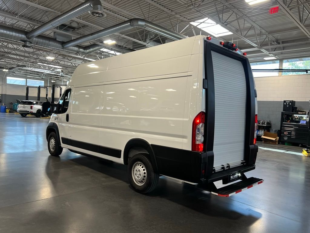 2024 Ram 3500 photo 3