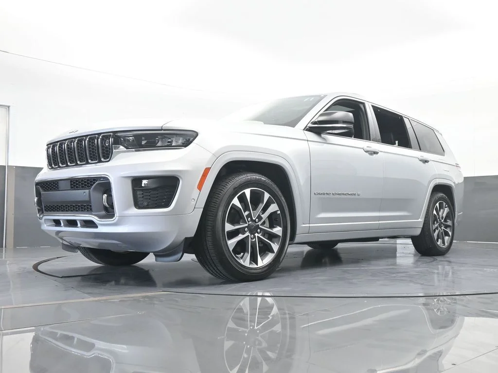 Used 2024 Silver Zynith Jeep Overland image 67