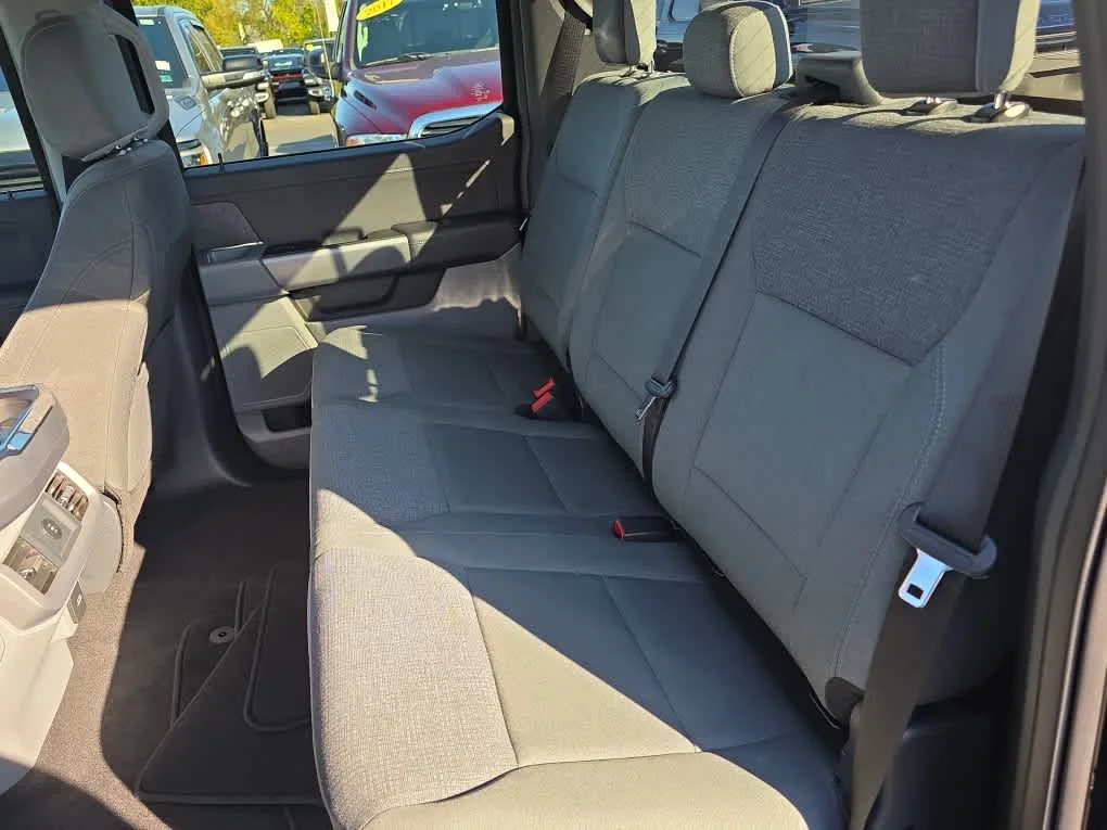 Used 2025 Agate Black Metallic Ford XLT image 12