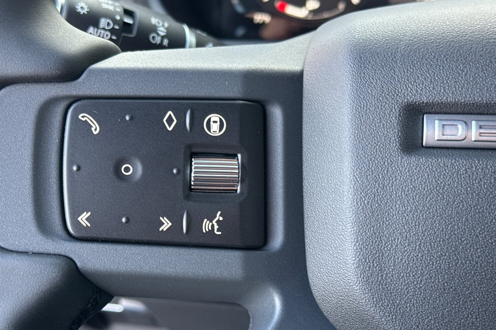 New 2026 Woolstone Green Land Rover S image 28