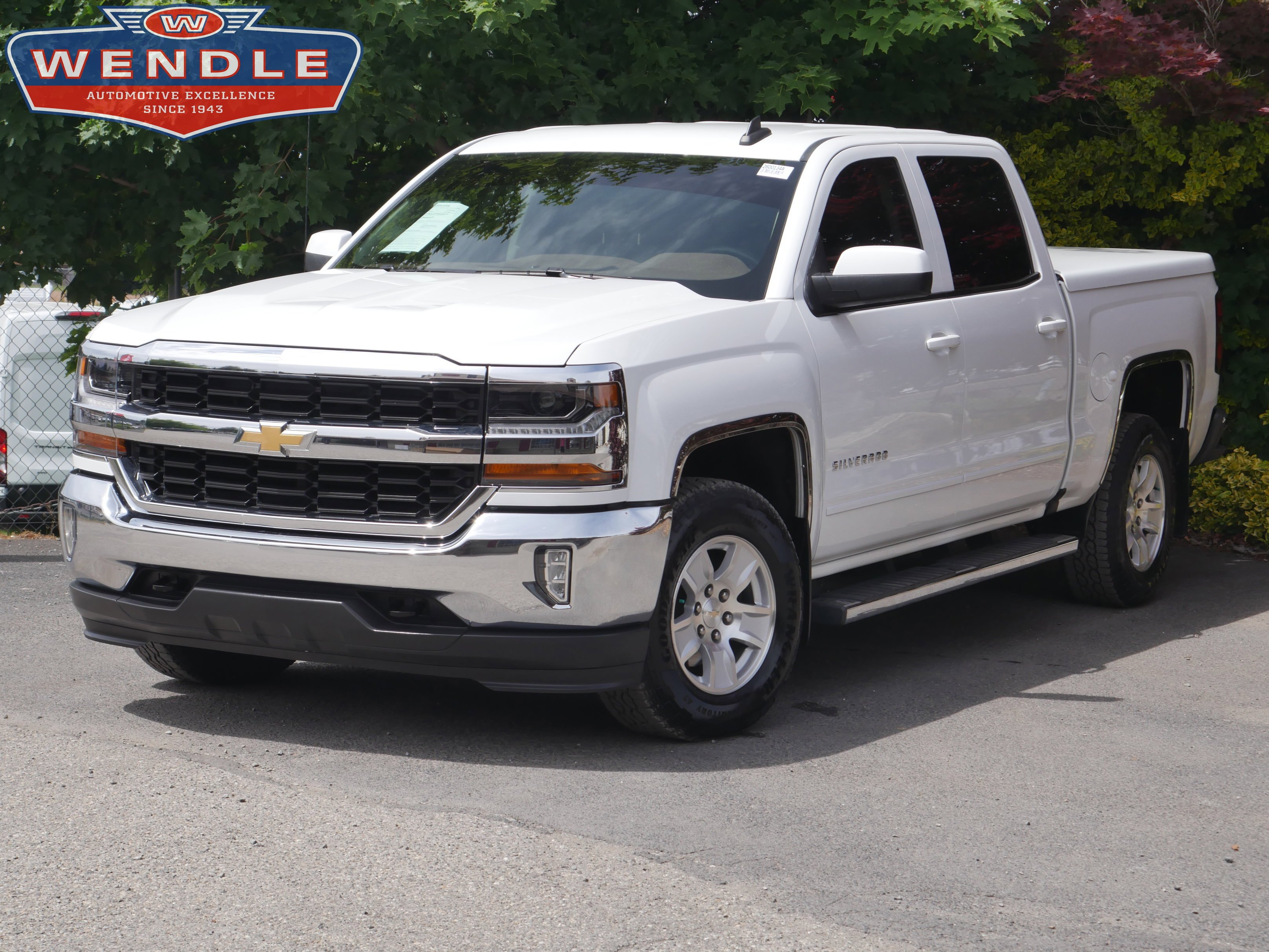 Used 2017 Summit White Chevrolet LT image 1