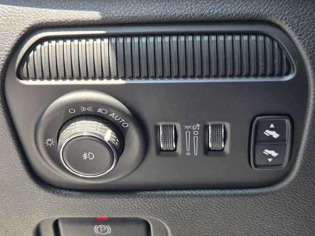 Used 2023 White Jeep Series III image 14