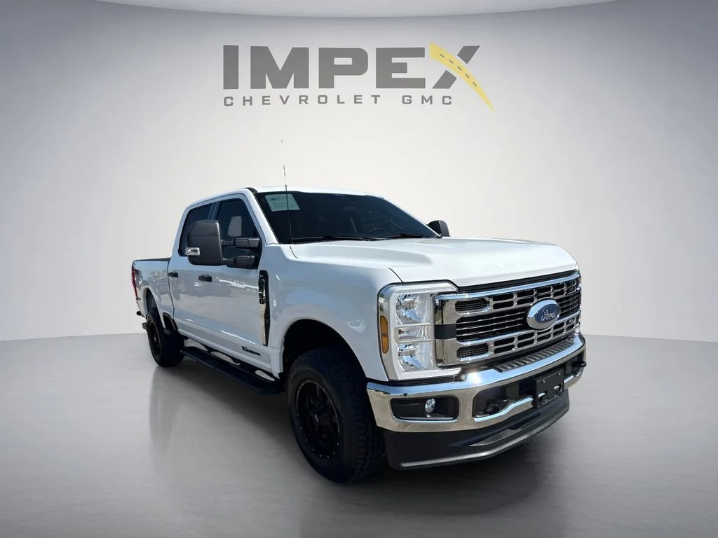 Used 2025 White Ford XL image 7