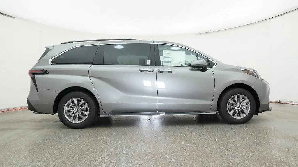 New 2026 Heavy Metal Toyota XLE image 15