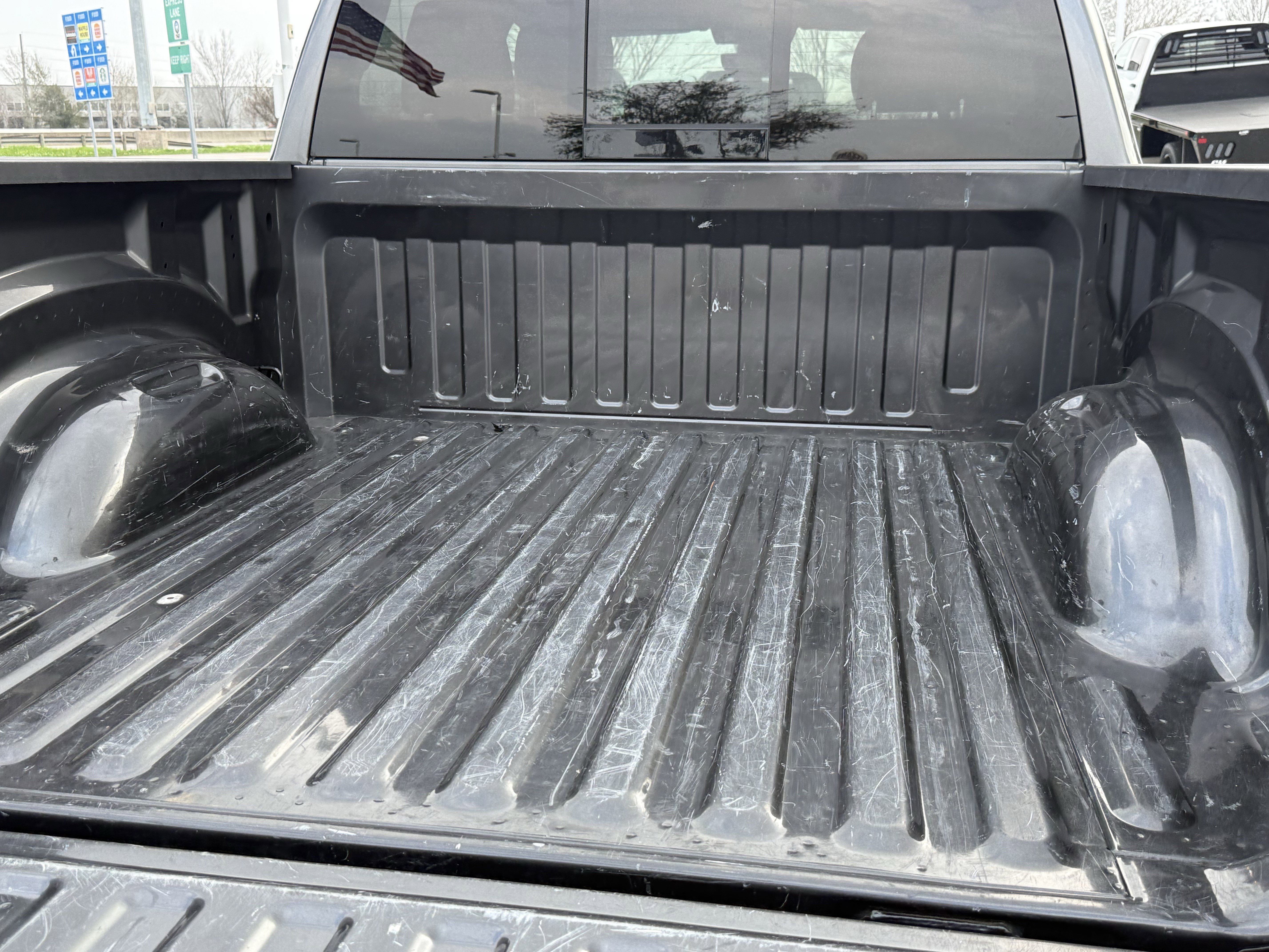 Used 2019 Granite Crystal Metallic Clearcoat Ram  image 30