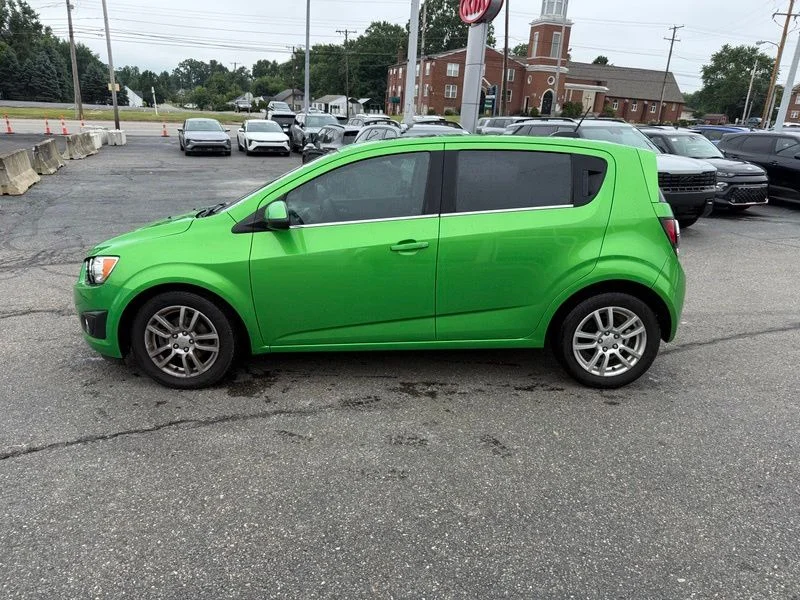 Used 2015 Green Chevrolet LT image 5