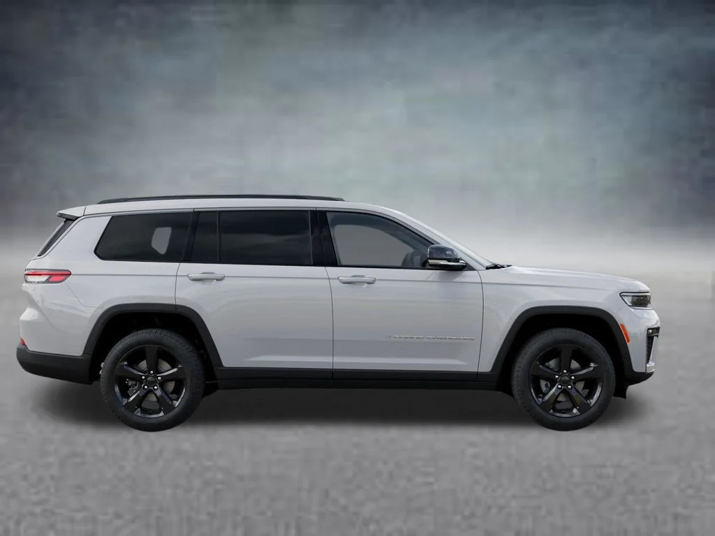 New 2026 Bright White Clear-Coat Exterior Paint Jeep Limited image 21