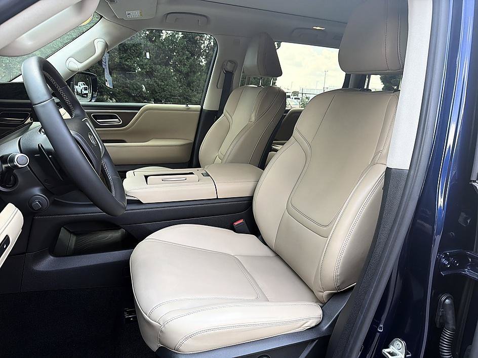 Certified Used 2025 Grand Blue INFINITI PURE image 11