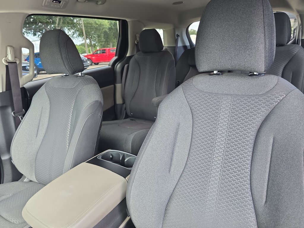 Certified Used 2026  Kia LX image 22