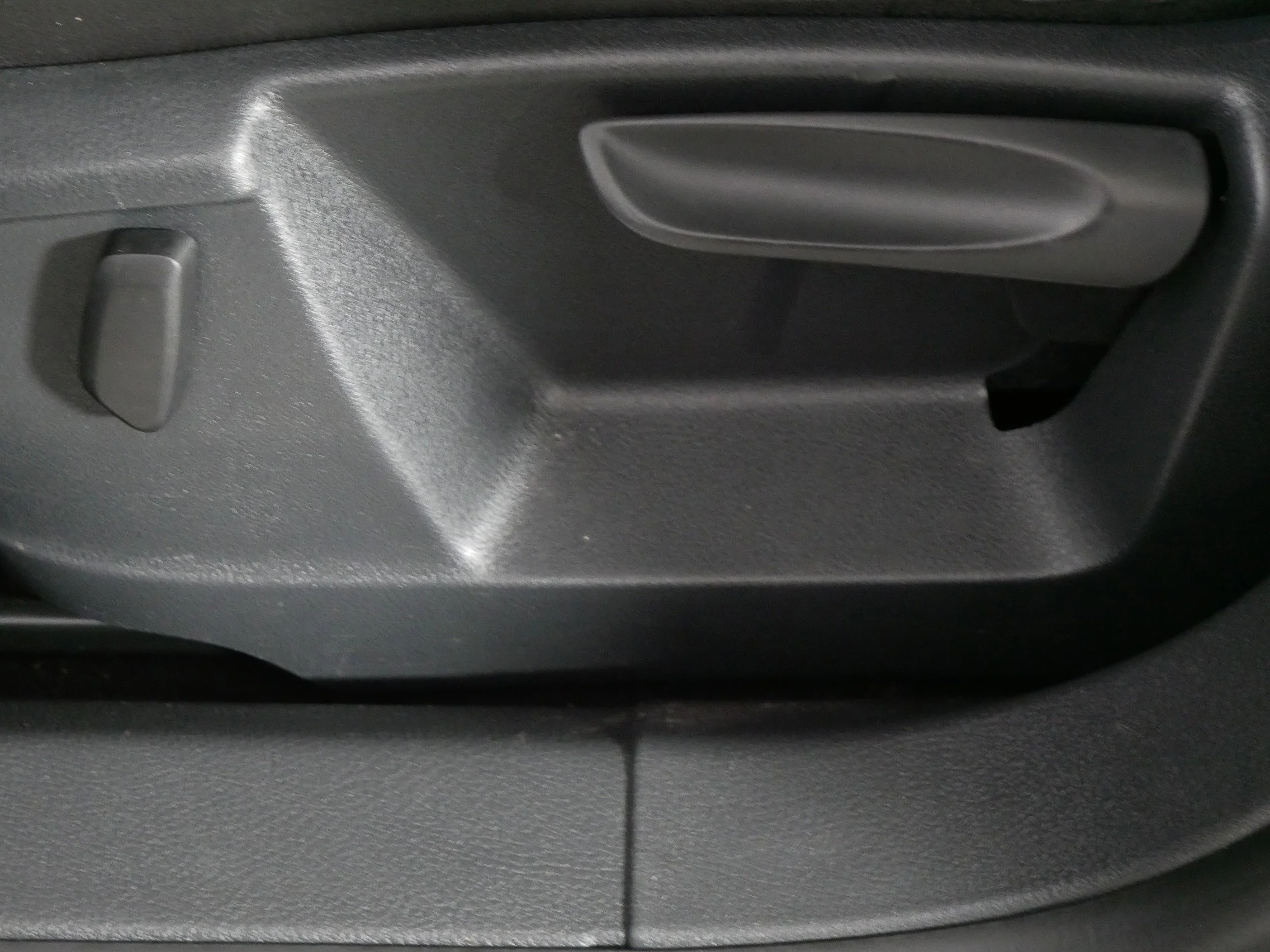 Used 2014 Pepper Gray Metallic Volkswagen SE image 20