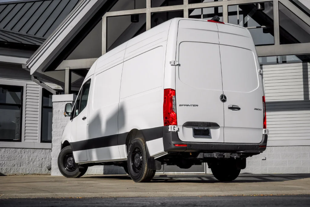 New 2026 Arctic+White Mercedes-Benz Cargo 144 WB image 32