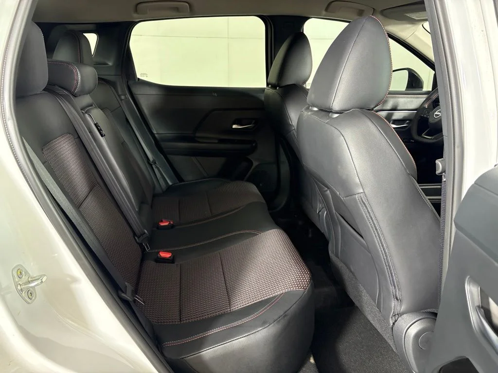 New 2026 Aspen White TriCoat / Super Black Two-tone Nissan SR image 19