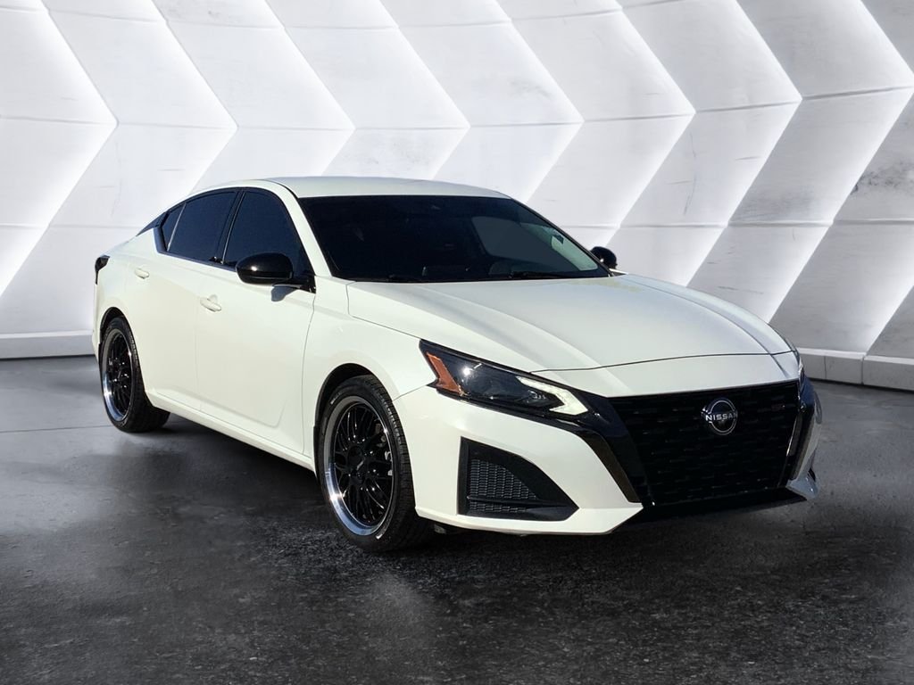 2023 Nissan Altima 2.5 SR's photo