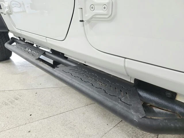 Used 2023 White Jeep Sport image 40