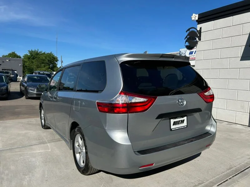Used 2019 Silver Toyota L Minivan 4D image 46