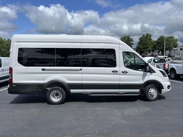 New 2026 White Ford XLT image 2