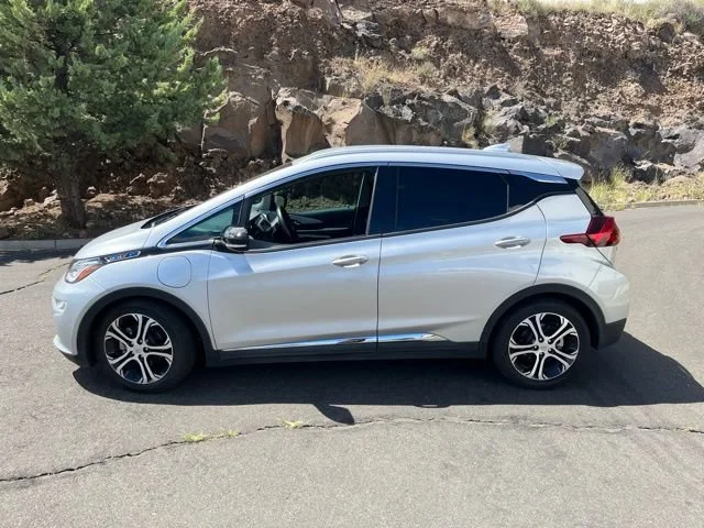 Used 2021 Silver Ice Metallic Chevrolet Premier image 12