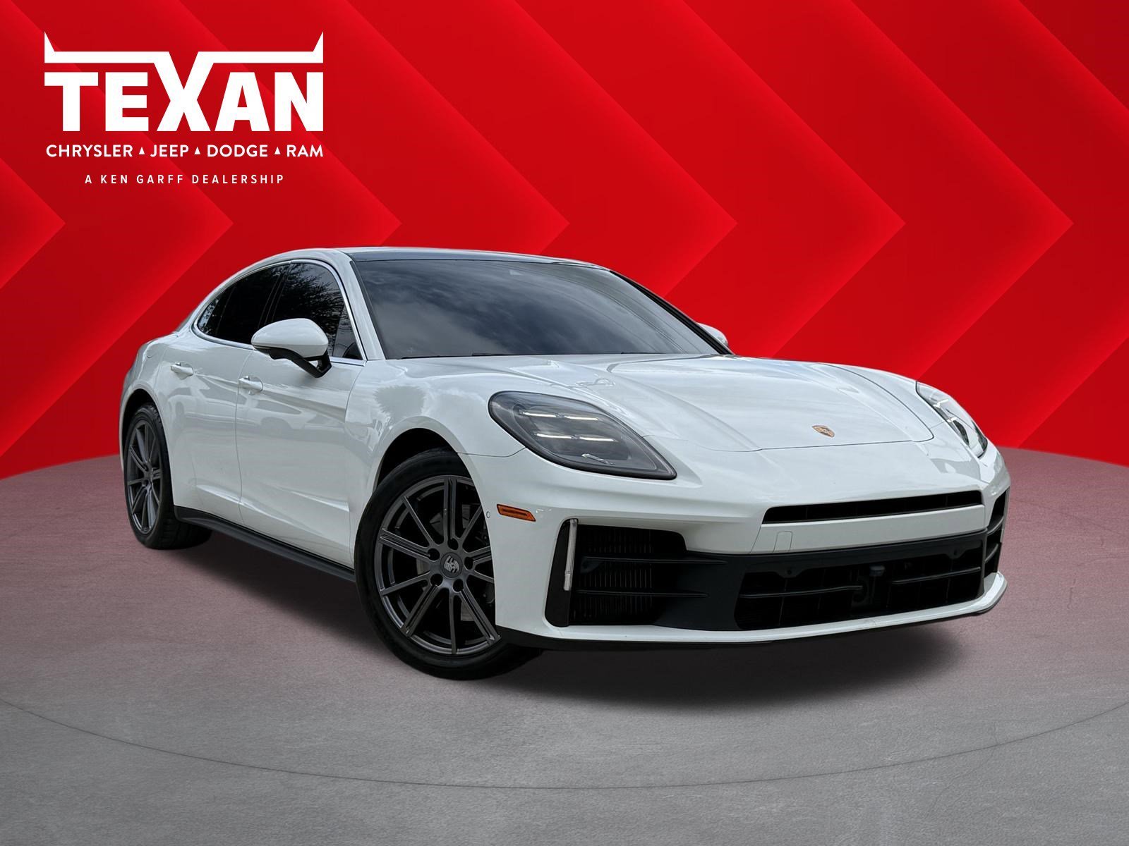 2025 Porsche Panamera 4's photo